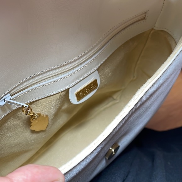 Vintage White Gucci Micro GG Crossbody Bag - Picture 17 of 17